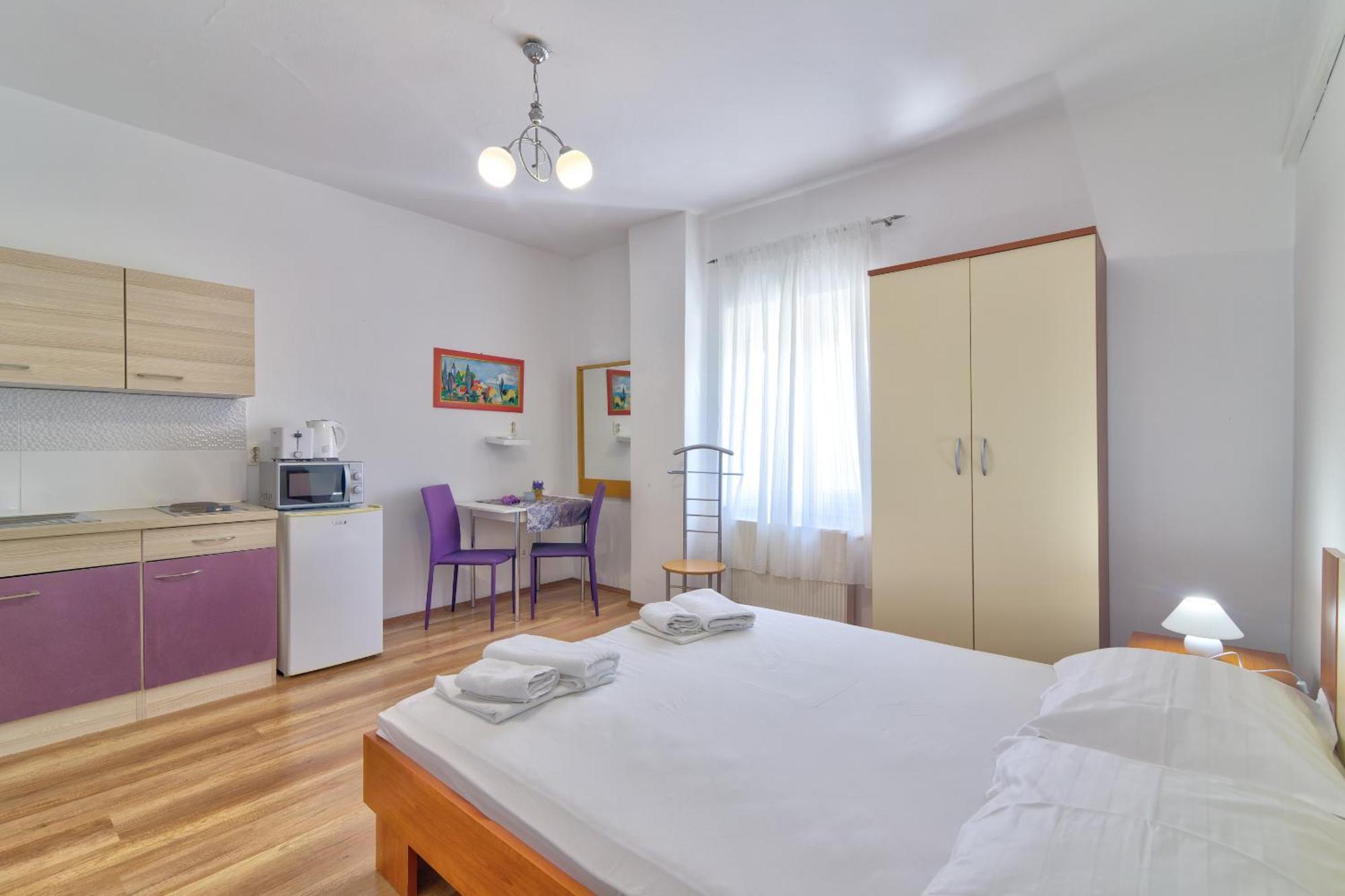 Apartmani Ana เซนญ์ ภายนอก รูปภาพ